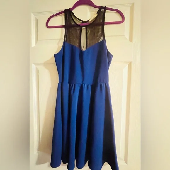 Cocktail Dress - Picture 2 of 5